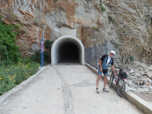 Cez tunel